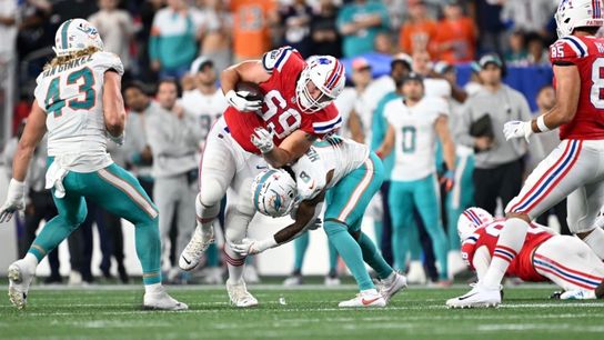 FINAL: Dolphins 24, Patriots 17 - New England falls to 0-2 after getting within 7 twice in 4th quarter taken at Gillette Stadium (Patriots)